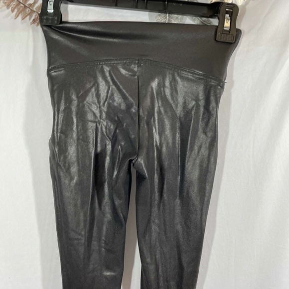NEW SPANX [ XS ] Faux‎ Leather Leggings in Black - Picture 10 of 12